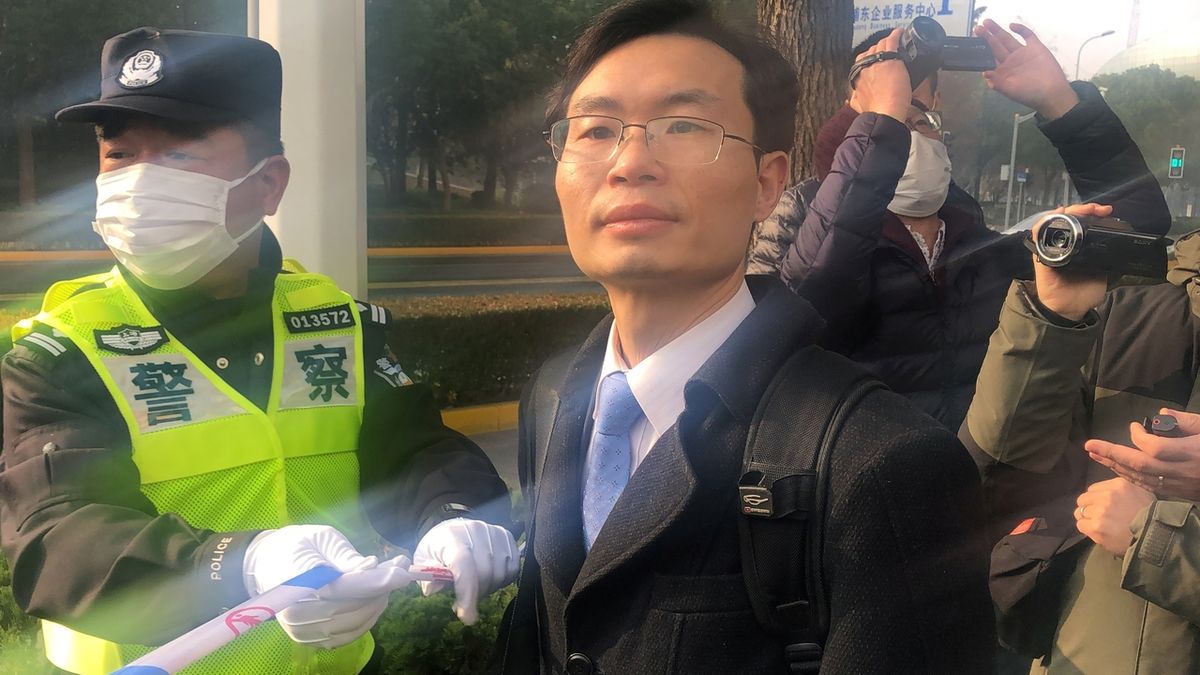 Žena, která natáčela situaci v nemocnicích ve Wu-chanu, dostala čtyři roky vězení